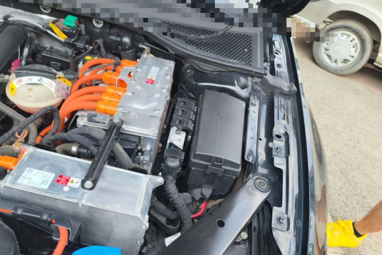 Used Volkswagen Magotan GTE Plug-in Hybrid 2020 GTE Luxury Model Engine Bay Left