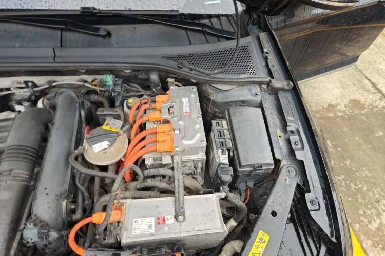 Used Volkswagen Magotan GTE Plug-in Hybrid 2020 GTE Luxury Model Engine Bay Left