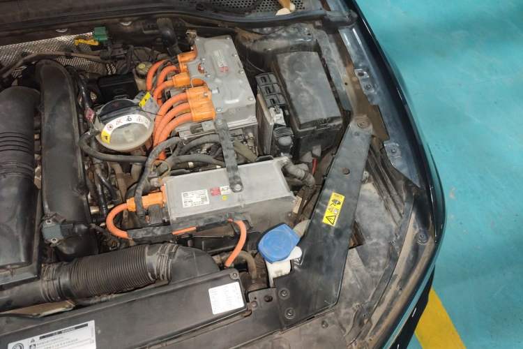 Used Volkswagen Magotan GTE Plug-in Hybrid 2020 GTE Luxury Model Engine Bay Left