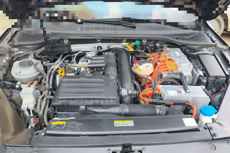 Used Volkswagen Magotan GTE Plug-in Hybrid 2020 GTE Luxury Model Engine Bay