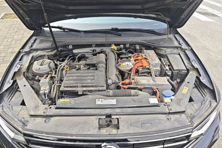Used Volkswagen Magotan GTE Plug-in Hybrid 2020 GTE Luxury Model Engine Bay
