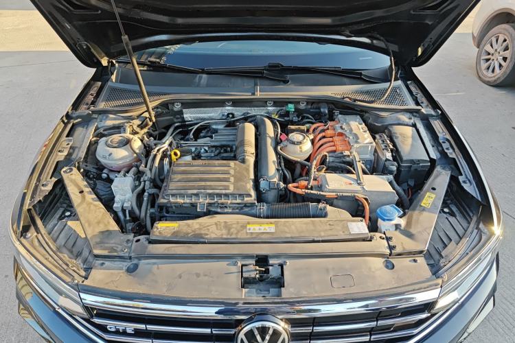 Used Volkswagen Magotan GTE Plug-in Hybrid 2020 GTE Prestige Model Engine Bay