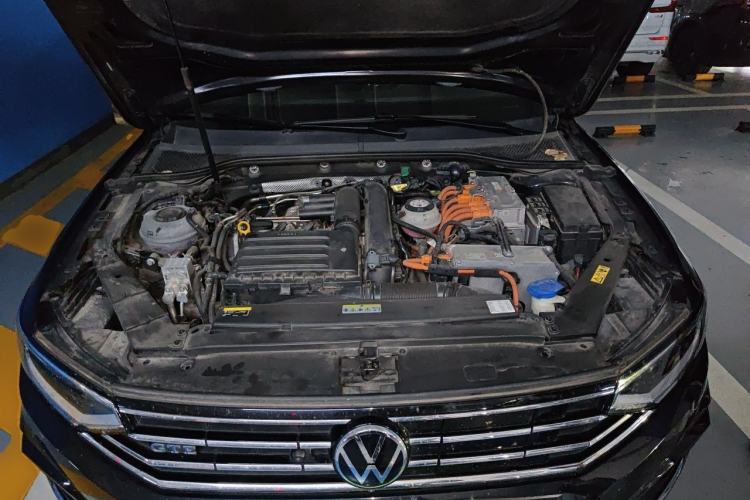 Used Volkswagen Magotan GTE Plug-in Hybrid 2020 GTE Luxury Model Engine Bay