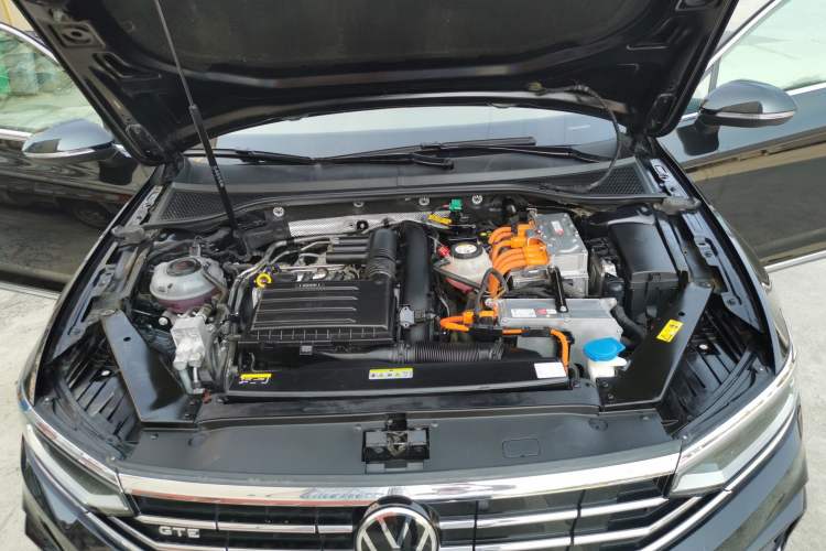 Used Volkswagen Magotan GTE Plug-in Hybrid 2020 GTE Prestige Model Engine Bay