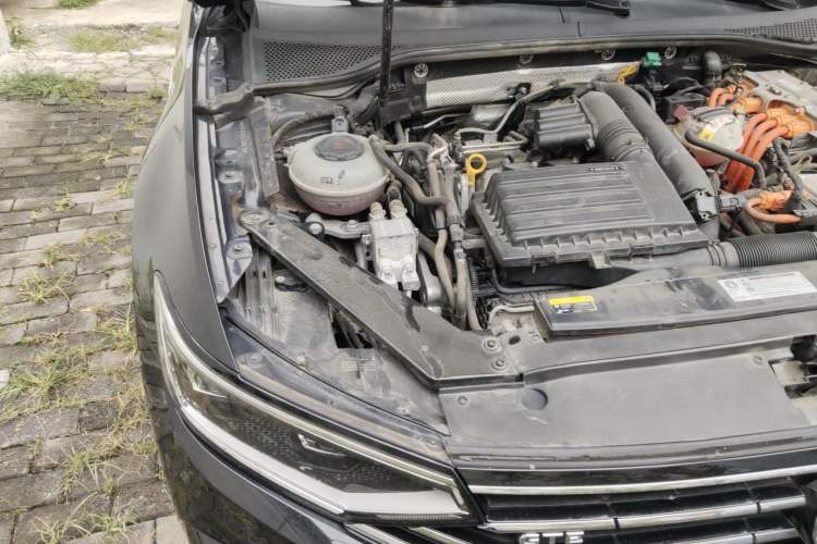 Used Volkswagen Magotan GTE Plug-in Hybrid 2020 GTE Luxury Model Engine Bay Right