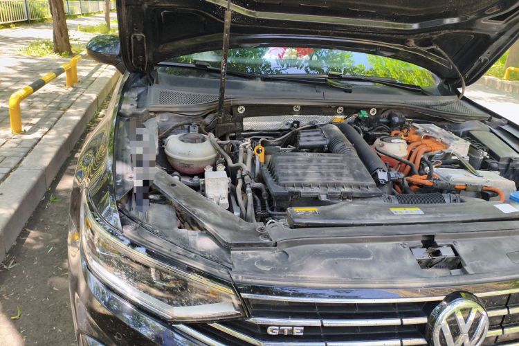 Used Volkswagen Magotan GTE Plug-in Hybrid 2020 GTE Luxury Model Engine Bay Right
