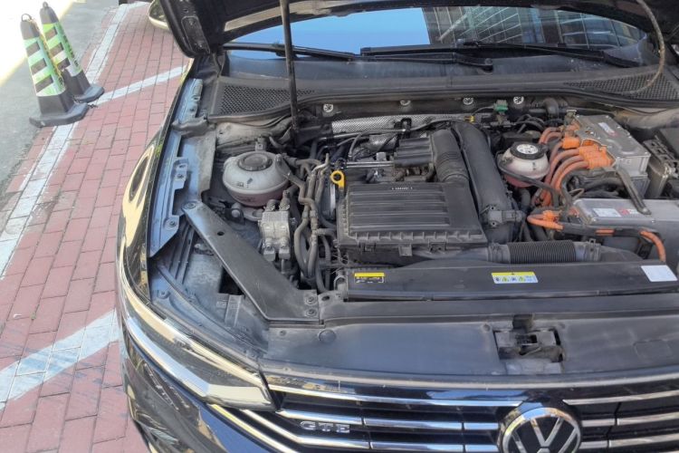 Used Volkswagen Magotan GTE Plug-in Hybrid 2020 GTE Luxury Model Engine Bay Right