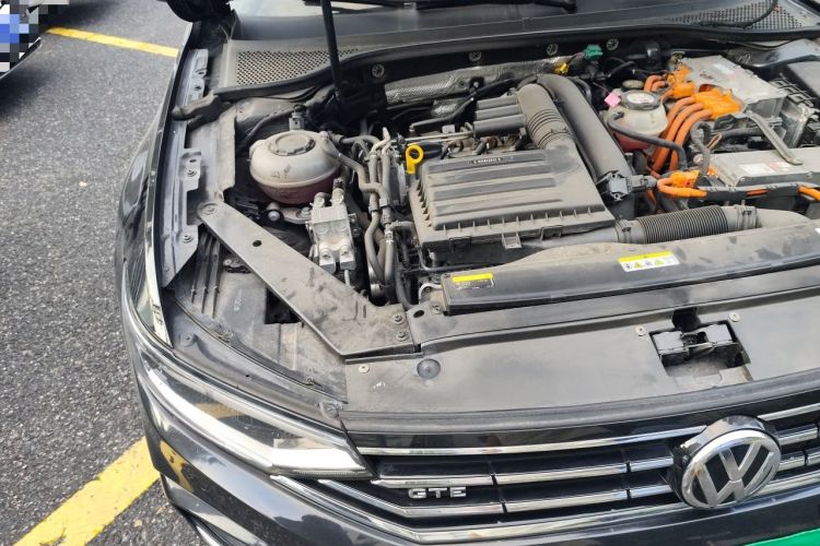 Used Volkswagen Magotan GTE Plug-in Hybrid 2020 GTE Luxury Model Engine Bay Right