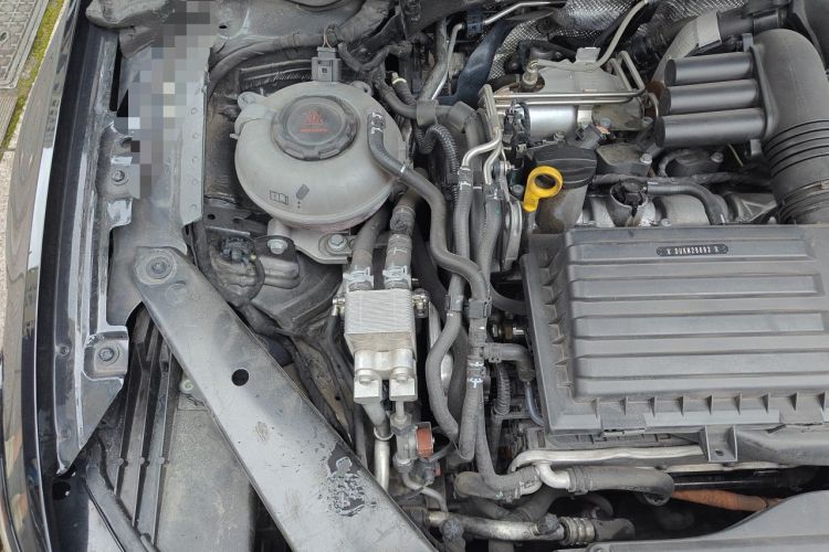 Used Volkswagen Magotan GTE Plug-in Hybrid 2020 GTE Luxury Model Engine Bay Right