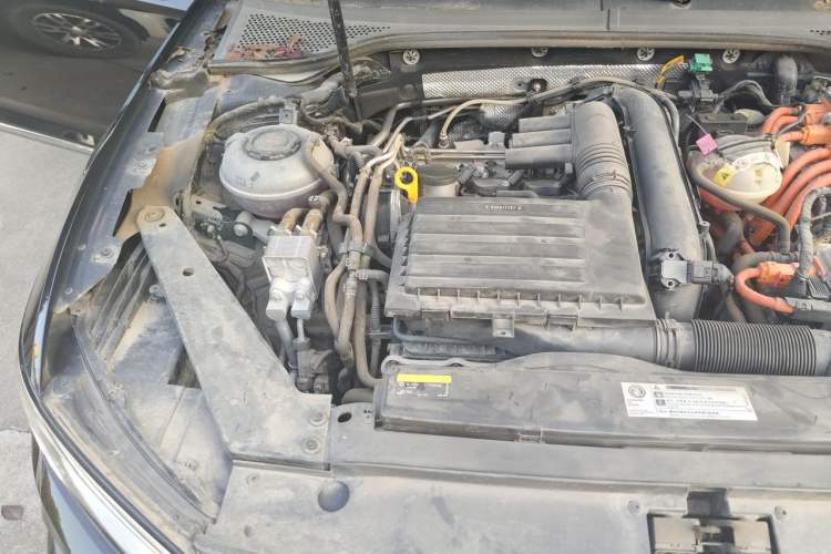 Used Volkswagen Magotan GTE Plug-in Hybrid 2020 GTE Luxury Model Engine Bay Right