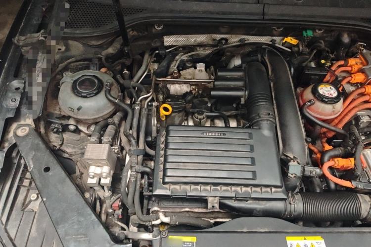 Used Volkswagen Magotan GTE Plug-in Hybrid 2020 GTE Prestige Model Engine Bay Right
