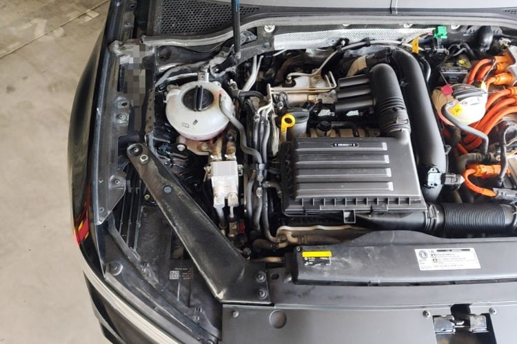 Used Volkswagen Magotan GTE Plug-in Hybrid 2020 GTE Luxury Model Engine Bay Right