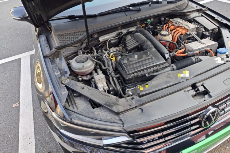 Used Volkswagen Magotan GTE Plug-in Hybrid 2020 GTE Luxury Model Engine Bay Right