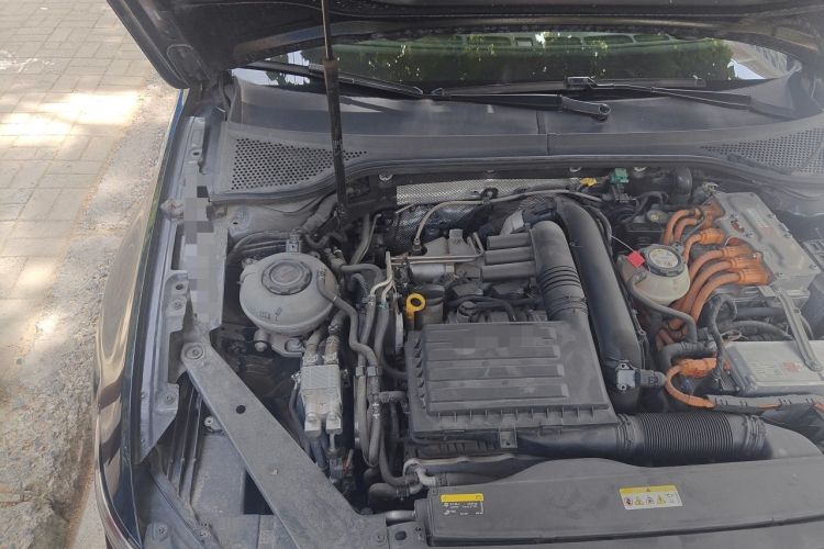 Used Volkswagen Magotan GTE Plug-in Hybrid 2020 GTE Luxury Model Engine Bay Right