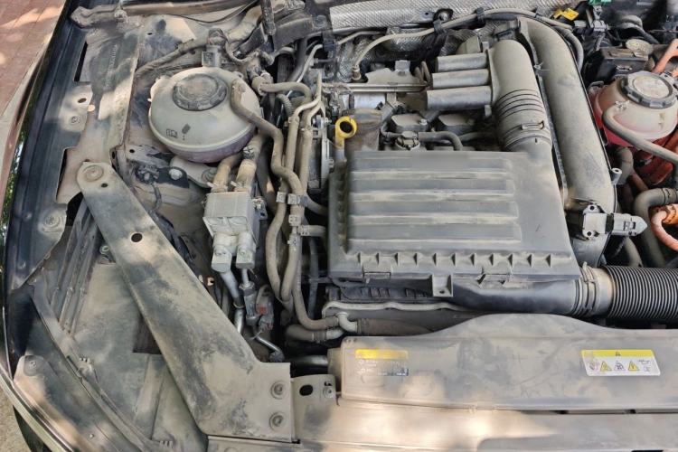 Used Volkswagen Magotan GTE Plug-in Hybrid 2020 GTE Luxury Model Engine Bay Right