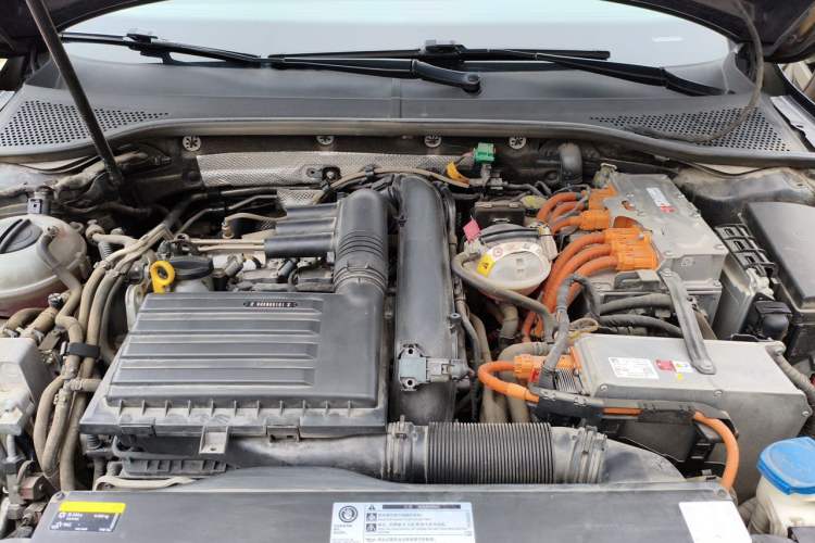 Used Volkswagen Magotan GTE Plug-in Hybrid 2020 GTE Luxury Model Engine Bay Right