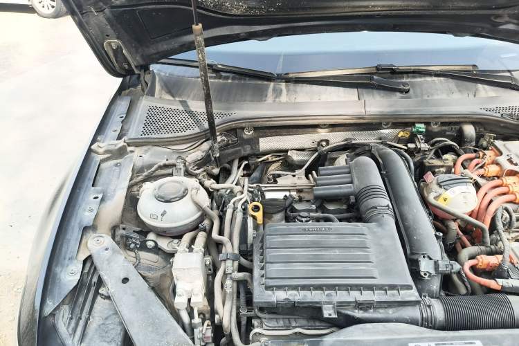 Used Volkswagen Magotan GTE Plug-in Hybrid 2020 GTE Luxury Model Engine Bay Right