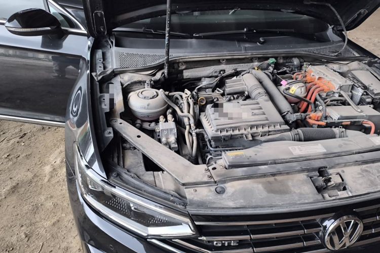 Used Volkswagen Magotan GTE Plug-in Hybrid 2020 GTE Luxury Model Engine Bay Right