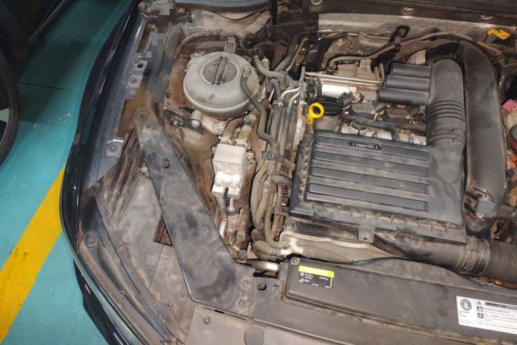 Used Volkswagen Magotan GTE Plug-in Hybrid 2020 GTE Luxury Model Engine Bay Right