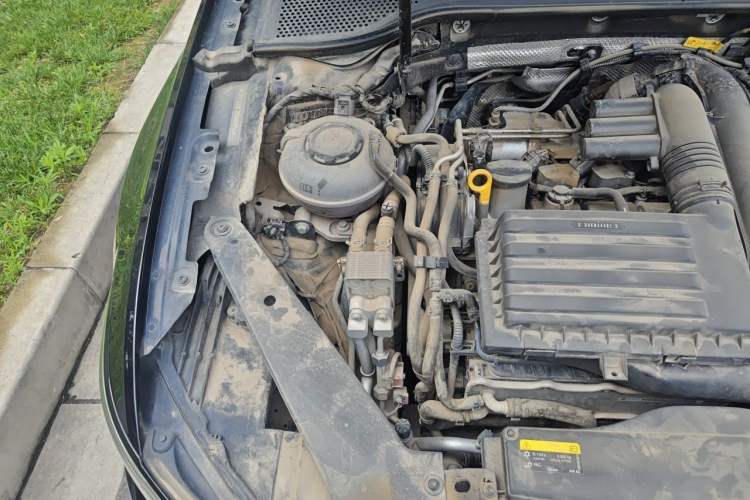 Used Volkswagen Magotan GTE Plug-in Hybrid 2020 GTE Luxury Model Engine Bay Right