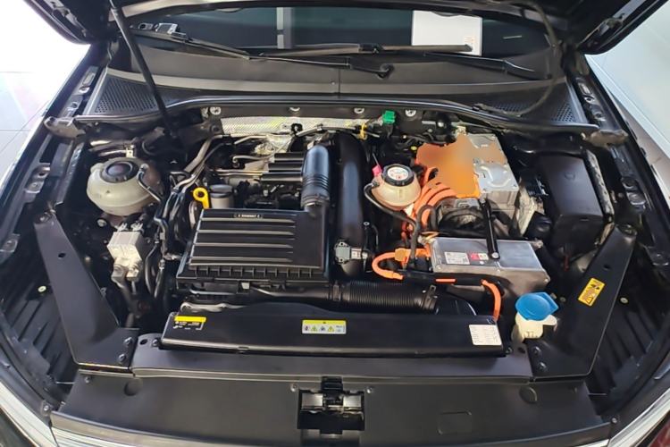 Used Volkswagen Magotan GTE Plug-in Hybrid 2020 GTE Prestige Model Engine Bay