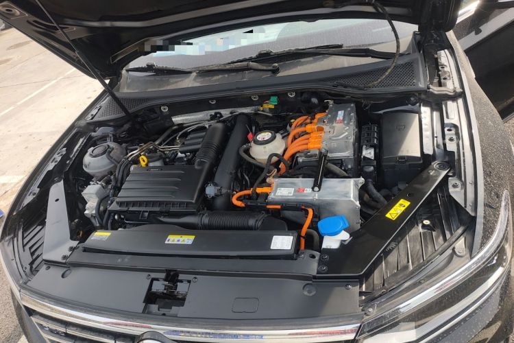 Used Volkswagen Magotan GTE Plug-in Hybrid 2020 GTE Prestige Model Engine Bay