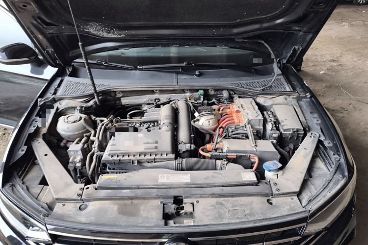 Used Volkswagen Magotan GTE Plug-in Hybrid 2020 GTE Luxury Model Engine Bay