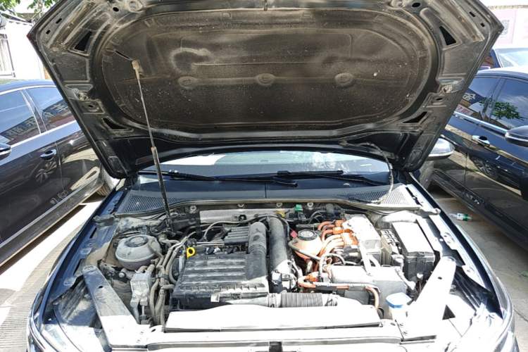 Used Volkswagen Magotan GTE Plug-in Hybrid 2020 GTE Luxury Model Engine Bay