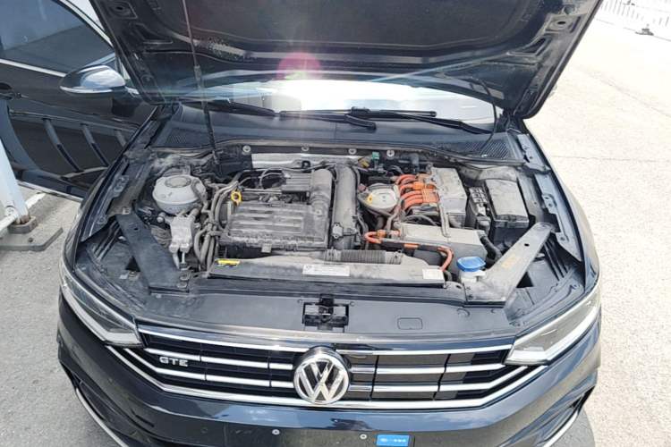 Used Volkswagen Magotan GTE Plug-in Hybrid 2020 GTE Luxury Model Engine Bay