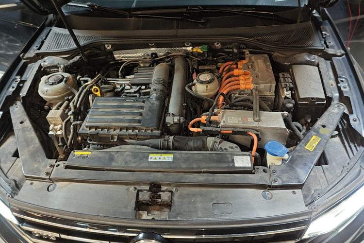 Used Volkswagen Magotan GTE Plug-in Hybrid 2020 GTE Luxury Model Engine Bay