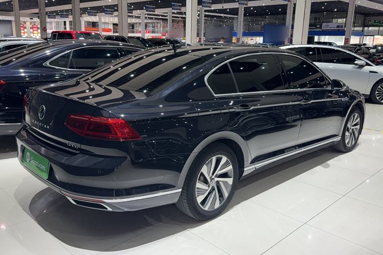 Used Volkswagen Magotan GTE Plug-in Hybrid 2020 GTE Luxury Model Exterior 3