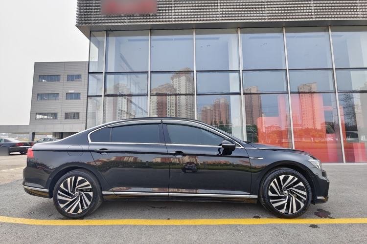 Used Volkswagen Magotan GTE Plug-in Hybrid 2020 GTE Prestige Model Exterior 3