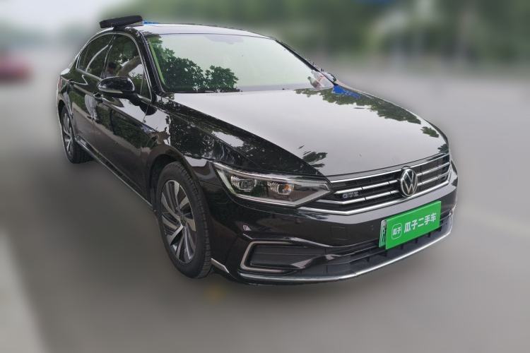 Used Volkswagen Magotan GTE Plug-in Hybrid 2020 GTE Luxury Model Front Right 45 Deg