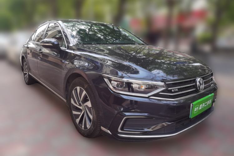 Used Volkswagen Magotan GTE Plug-in Hybrid 2020 GTE Luxury Model Front Right 45 Deg