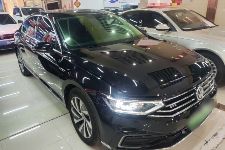 Used Volkswagen Magotan GTE Plug-in Hybrid 2020 GTE Luxury Model Front Right 45 Deg