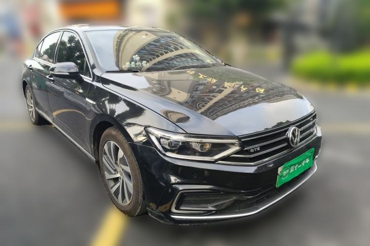 Used Volkswagen Magotan GTE Plug-in Hybrid 2020 GTE Luxury Model Front Right 45 Deg