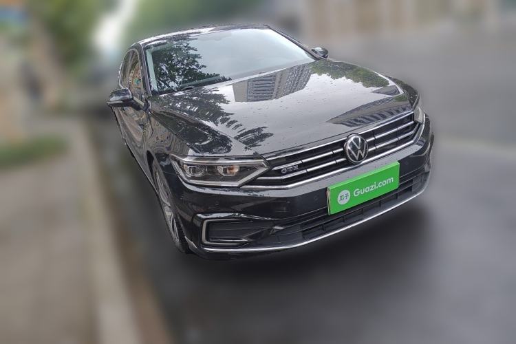 Used Volkswagen Magotan GTE Plug-in Hybrid 2020 GTE Luxury Model Front Right 45 Deg