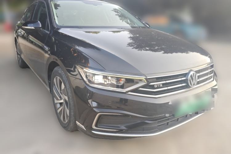 Used Volkswagen Magotan GTE Plug-in Hybrid 2020 GTE Luxury Model Front Right 45 Deg