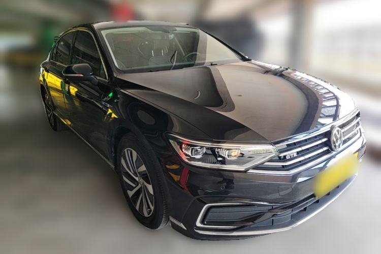 Used Volkswagen Magotan GTE Plug-in Hybrid 2020 GTE Luxury Model Front Right 45 Deg