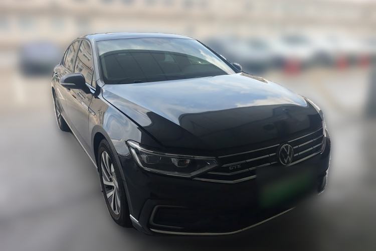 Used Volkswagen Magotan GTE Plug-in Hybrid 2020 GTE Luxury Model Front Right 45 Deg