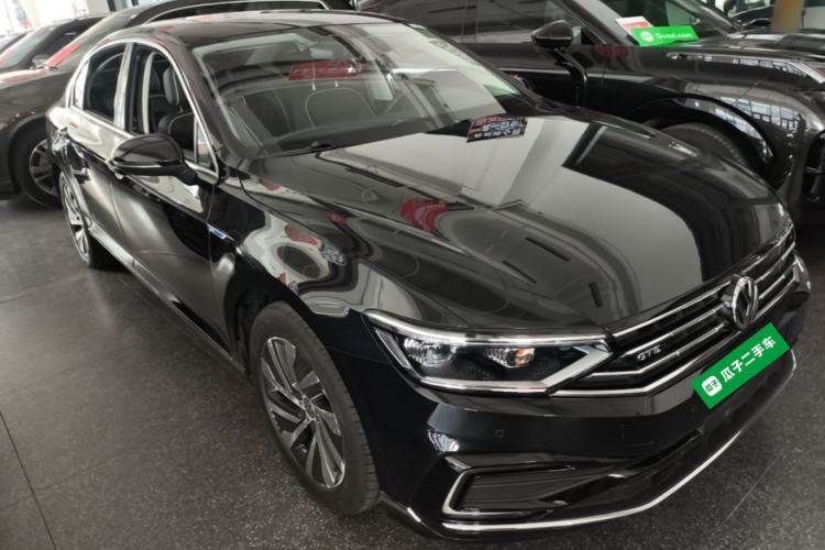 Used Volkswagen Magotan GTE Plug-in Hybrid 2020 GTE Luxury Model Front Right 45 Deg