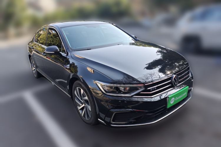 Used Volkswagen Magotan GTE Plug-in Hybrid 2020 GTE Luxury Model Front Right 45 Deg