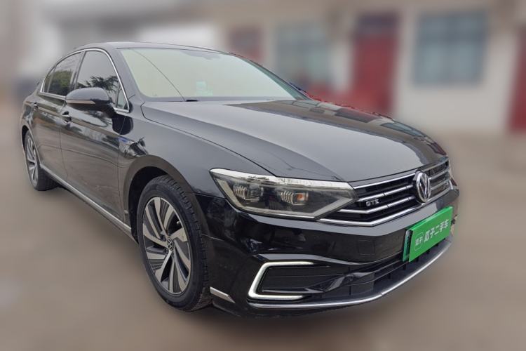 Used Volkswagen Magotan GTE Plug-in Hybrid 2020 GTE Luxury Model Front Right 45 Deg