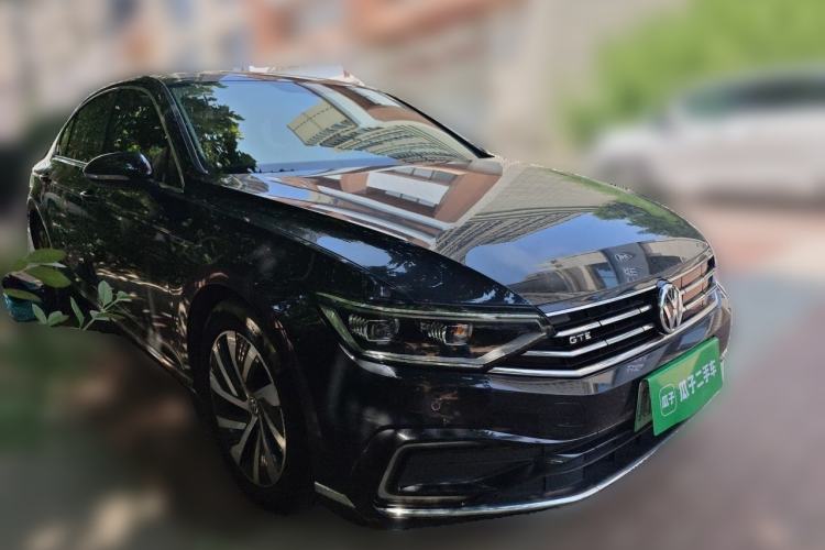 Used Volkswagen Magotan GTE Plug-in Hybrid 2020 GTE Luxury Model Front Right 45 Deg