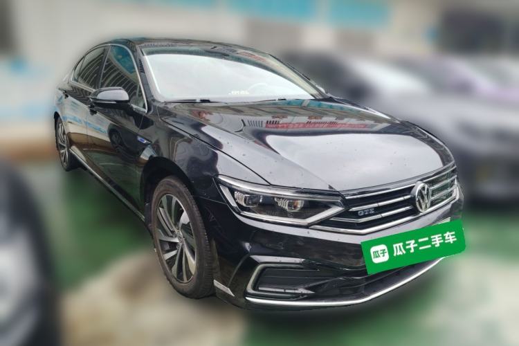 Used Volkswagen Magotan GTE Plug-in Hybrid 2020 GTE Luxury Model Front Right 45 Deg