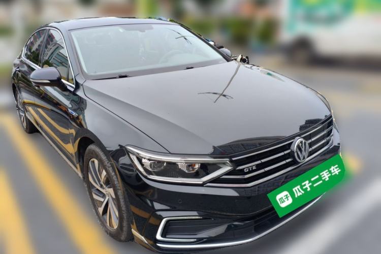 Used Volkswagen Magotan GTE Plug-in Hybrid 2020 GTE Luxury Model Front Right 45 Deg