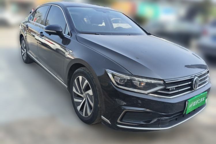 Used Volkswagen Magotan GTE Plug-in Hybrid 2020 GTE Luxury Model Front Right 45 Deg
