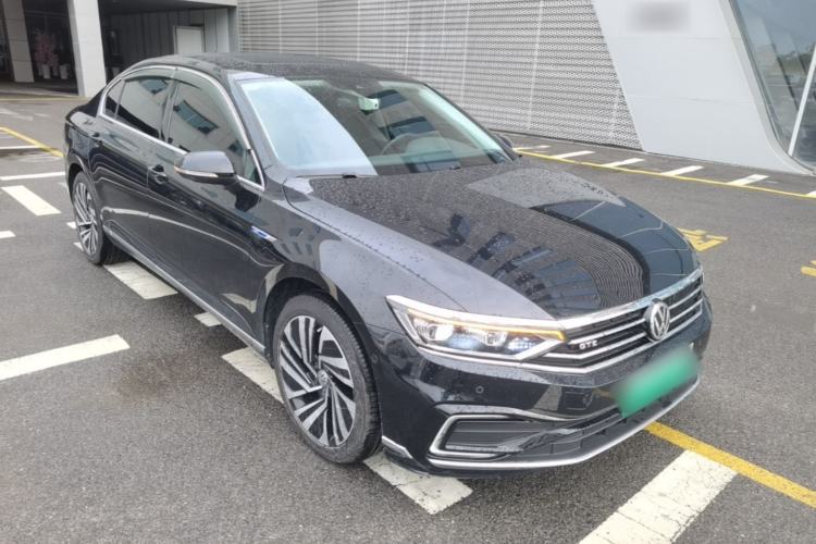 Used Volkswagen Magotan GTE Plug-in Hybrid 2020 GTE Prestige Model Front Right 45 Deg