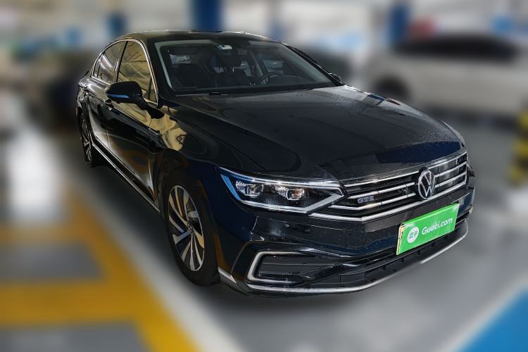 Used Volkswagen Magotan GTE Plug-in Hybrid 2020 GTE Luxury Model Front Right 45 Deg