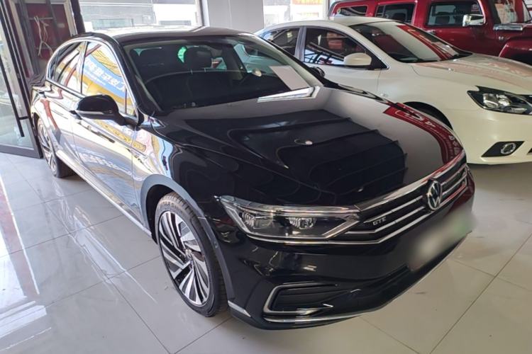 Used Volkswagen Magotan GTE Plug-in Hybrid 2020 GTE Prestige Model Front Right 45 Deg
